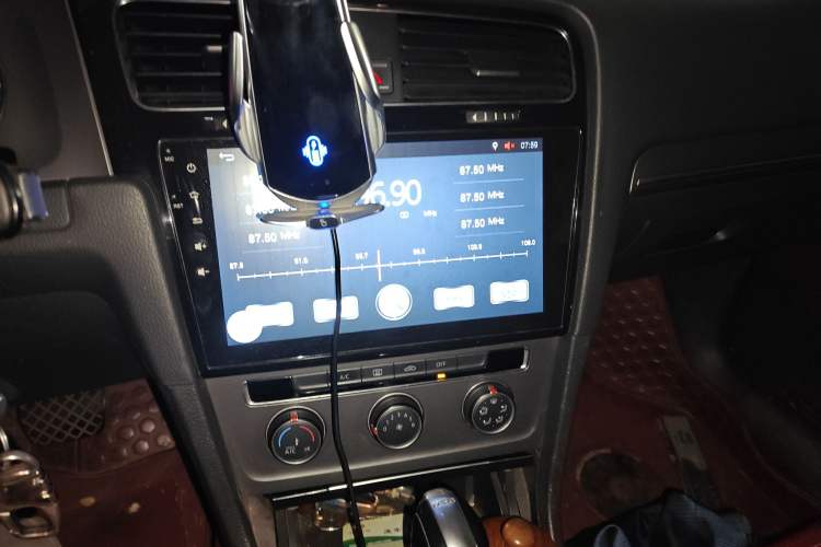 Used Volkswagen Golf 2016 230TSI Automatic Comfort Version Audio And AC Panel