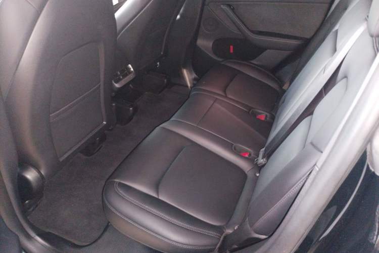 Used Tesla Model Y 2023 Rear-Wheel-Drive Version
