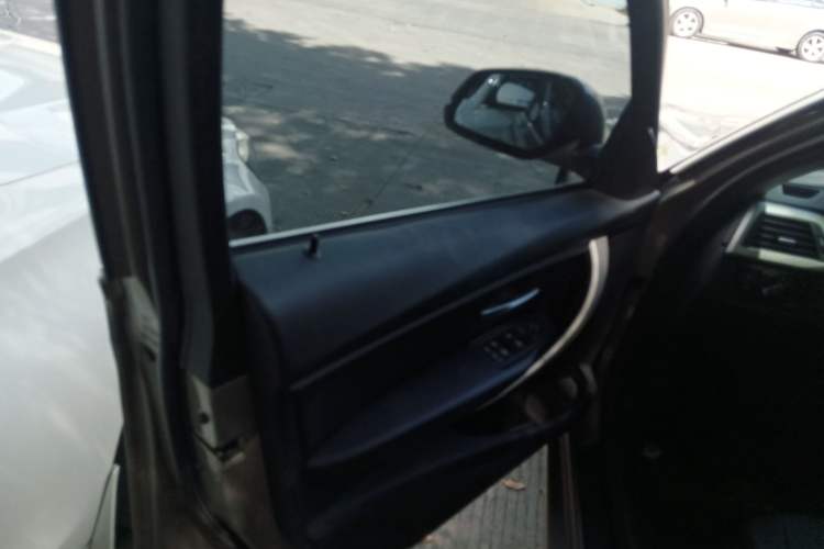 Used BMW 3 Series 2015 320Li Fashion Model
