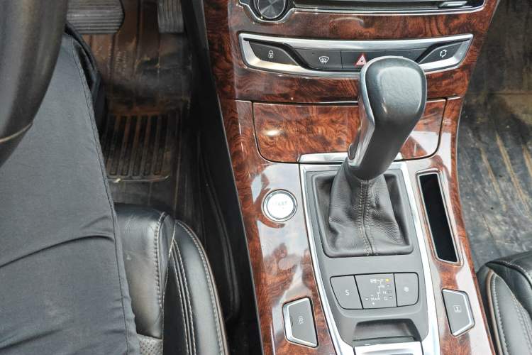 Used Dongfeng Aeolus A9 2016 1.8T Flagship Model