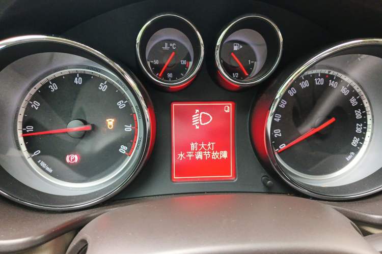 Used Opel Insignia 2013 2.0T Two-Wheel-Drive Luxury Version Instrument Cluster