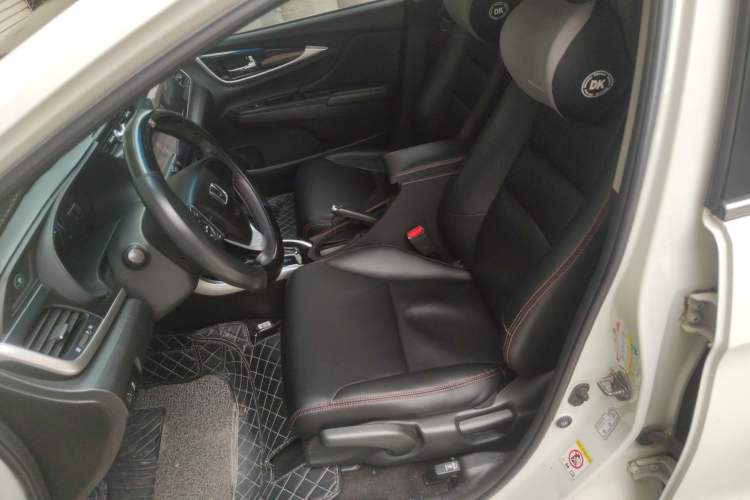 Used Honda Crider 2013 1.8L automatic luxury edition Left Front Seat