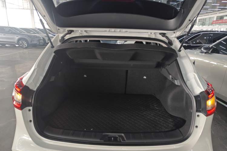 Used Nissan Qashqai 2023 Classic 2.0L CVT XV Prem. Smart Enjoyment Edition
