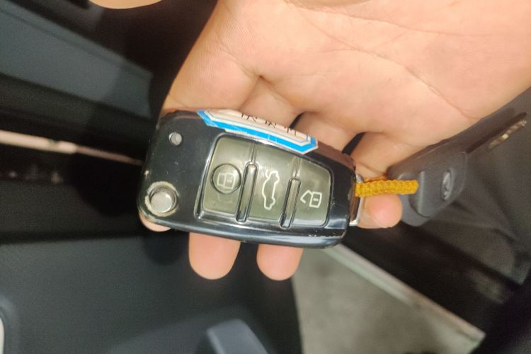 Used Chery QQ Ice Cream 2022 170km Sundae Phosphate Lithium-Ion