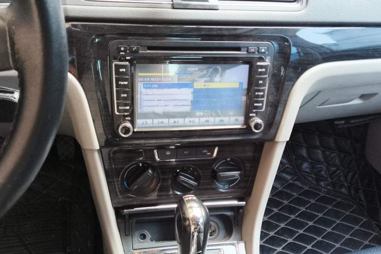 Used Volkswagen Gran Lavida 2013 1.4 TSI Automatic Comfort Model