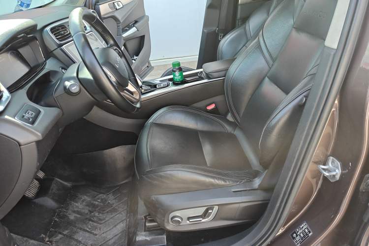 Used Lynk & Co 01 2017 2.0T Two-Wheel Drive Pro Edition Left Front Seat