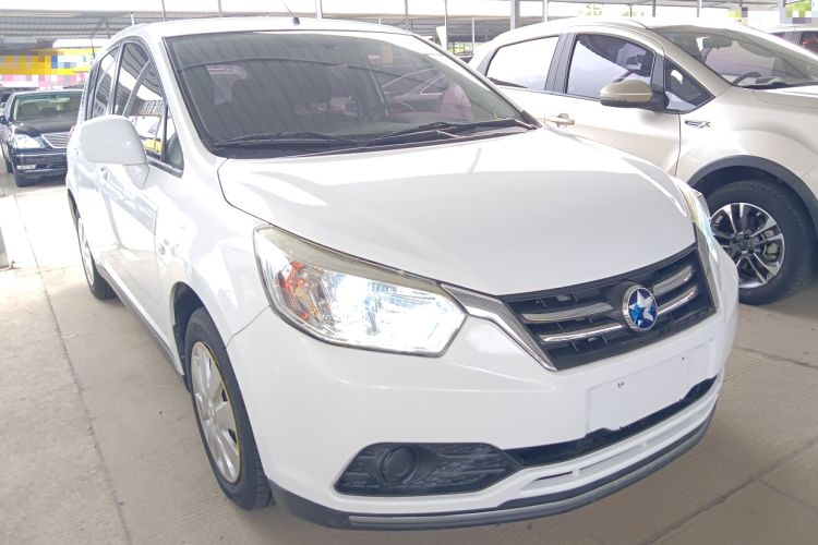 Used Venucia R50 2015 1.6L Manual Fashion Edition
