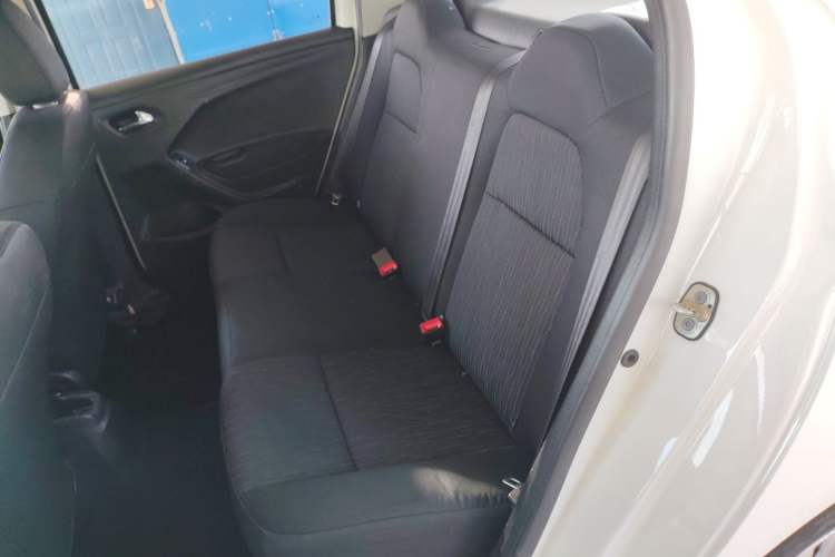 Used Citroen Elysee 2015 Zhishang Edition 1.6L Manual Fashion Model Left Rear Seat