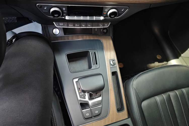 Used Audi Q5L 2022 Updated Version 40T Luxury Elegant Edition
