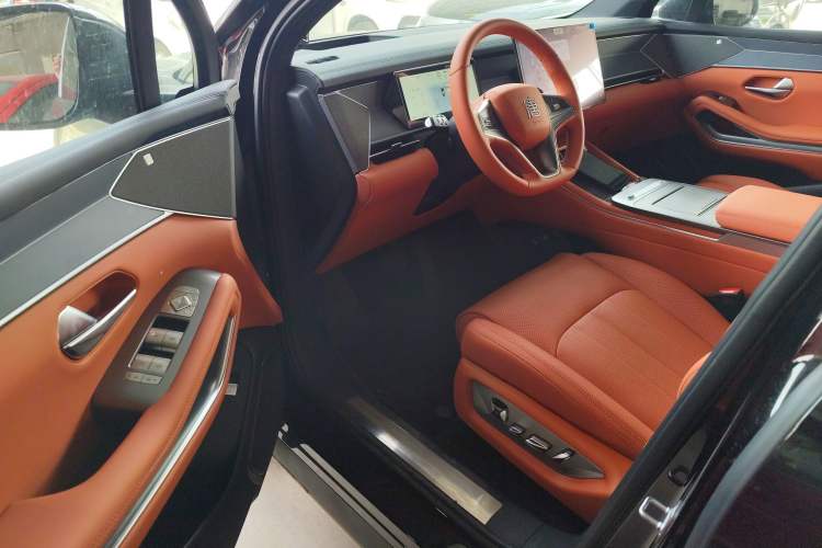 Used BYD Tang L 2025 DM 175KM Drone Player Edition