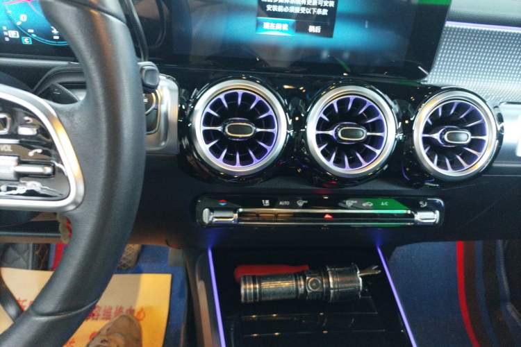 Used Mercedes-Benz GLB 2022 Refresh GLB 200 Dynamic Edition Audio And AC Panel