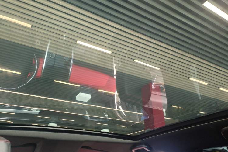 Used Land Rover Discovery Sport 2021 249 PS R-Dynamic SE Performance Tech Edition 5 Seats Headliner