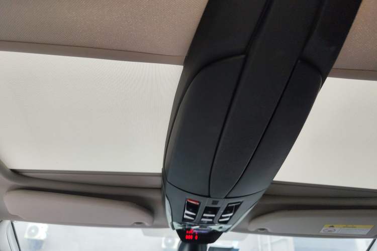 Used DS 5 2015 1.6T Luxury Edition THP160 Headliner