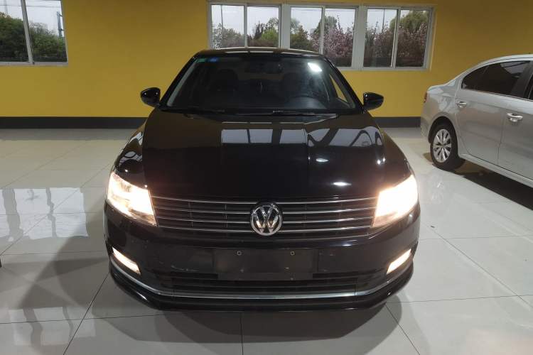 Used Volkswagen Lavida 2015 1.6L Automatic Comfort Edition Front