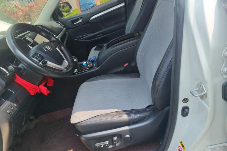 Used Toyota Highlander 2017 2.0T Two-Wheel Drive Luxury Edition 7 Seats