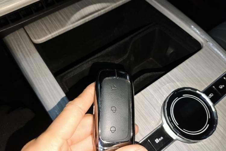 Used Geely Galaxy E8 2024 665 km Range Rear-Drive Starship Long-Range Version Interior 1