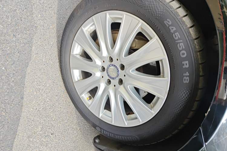 Used Mercedes-Benz S-Class 2014 S 320 L Luxury Model Right Front Wheel Hub