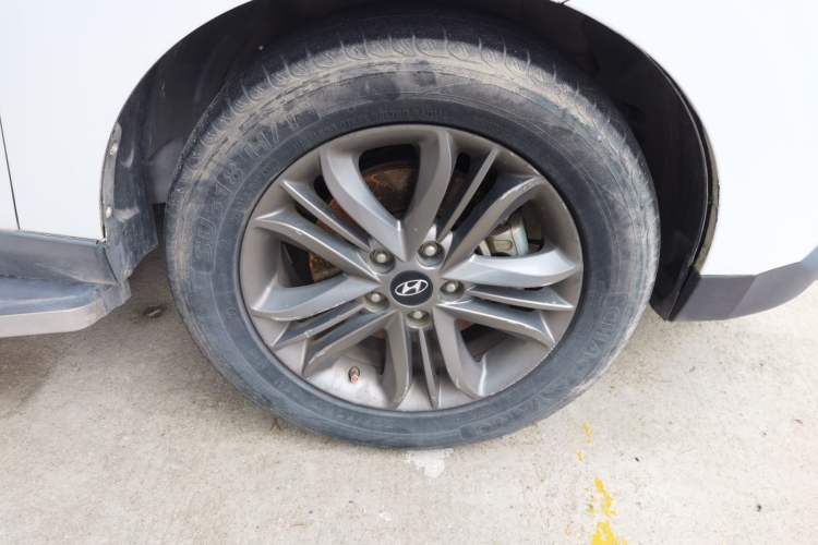 Used Hyundai ix35 2013 2.0L Automatic Two-Wheel Drive Smart GLS China IV Standard
