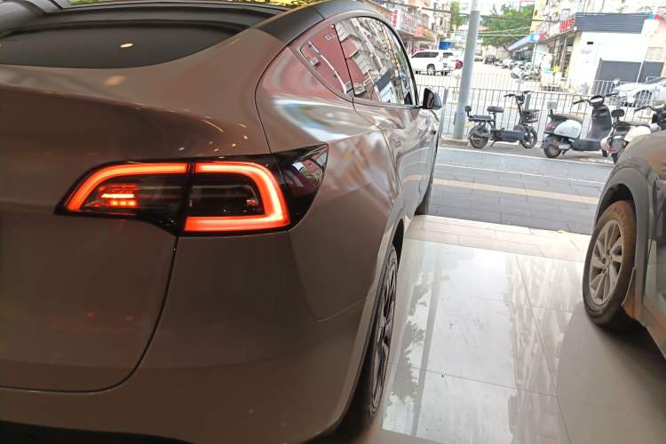 Used Tesla Model Y 2024 Rear-Wheel-Drive Version Exterior 3