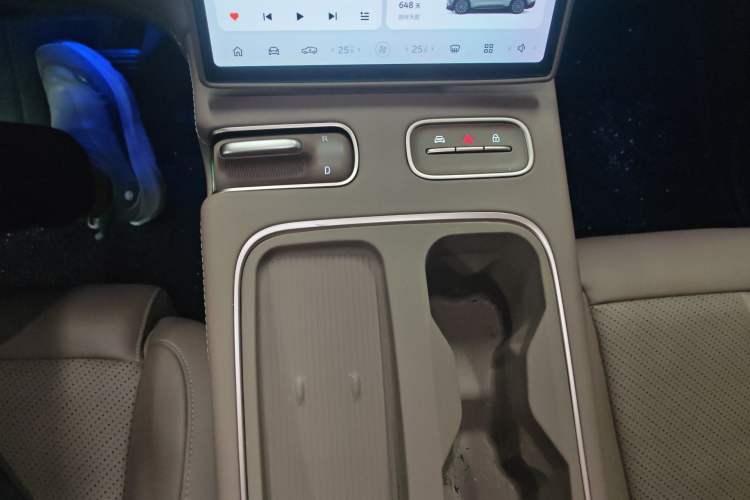 Used Nio EC6 2024 100 kWh Gear Lever