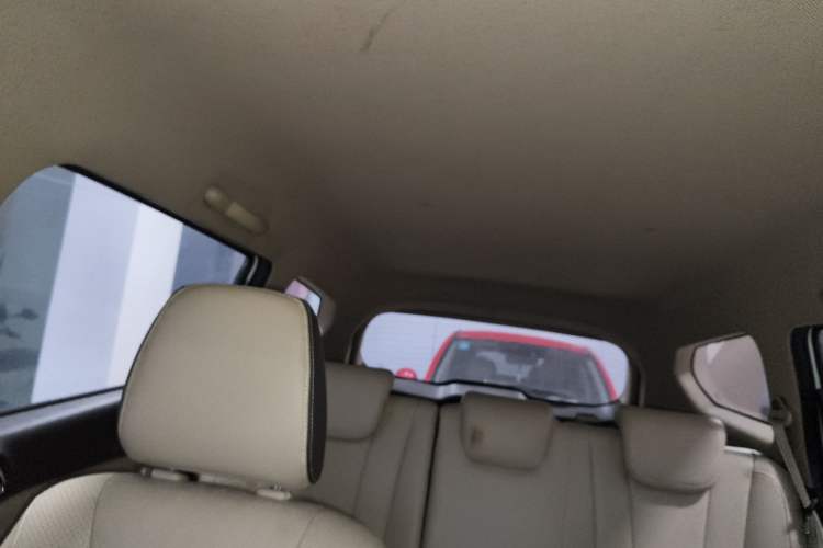 Used Baojun 310W 2017 1.5L Manual Fashion Model China V