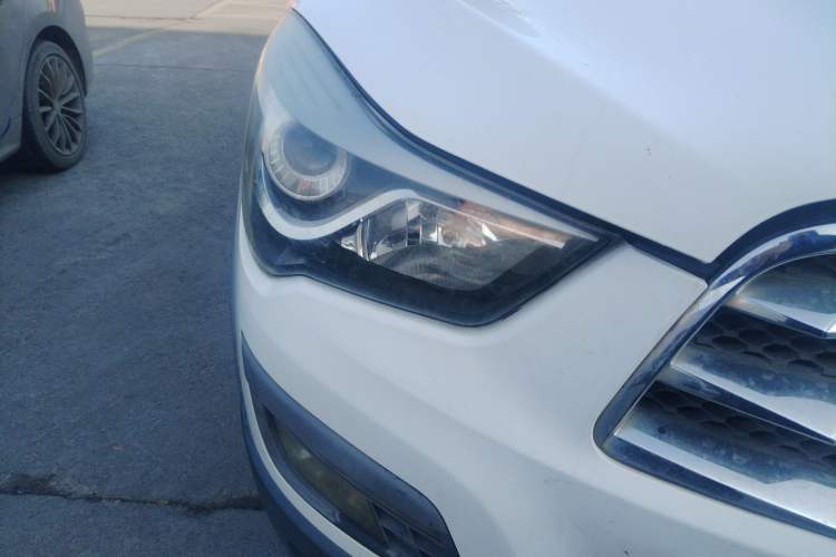 Used Haima S5 2015 1.6L Manual Luxury Model with Sunroof Right Front Headlight