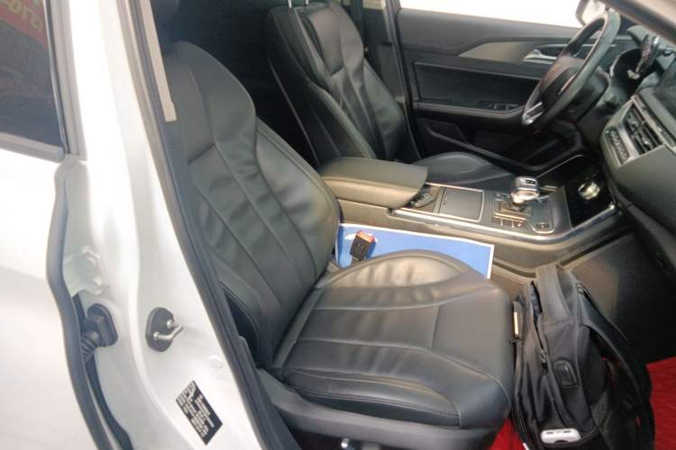 Used Hongqi H5 2022 Classic Model Facelift 1.8T Automatic Smart Connect Flagship Edition
