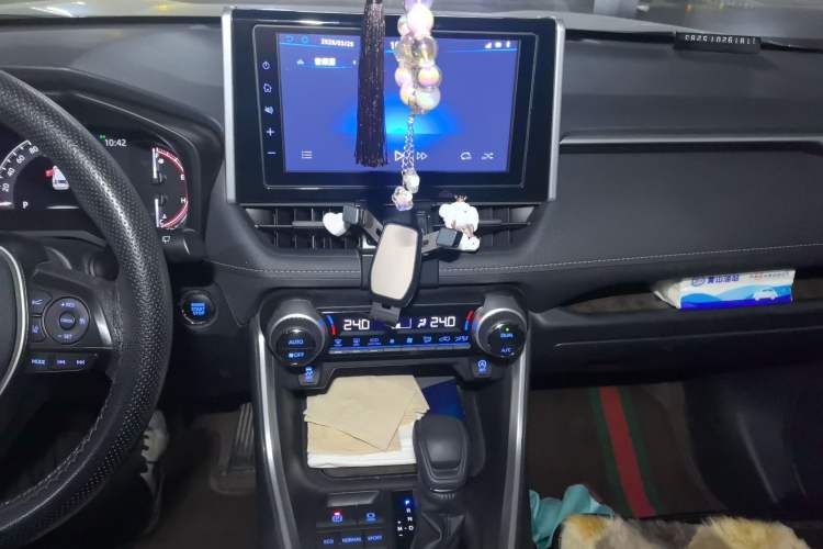 Used Toyota RAV4 2020 2.0L CVT Two-Wheel Drive Fashion Edition Audio And AC Panel