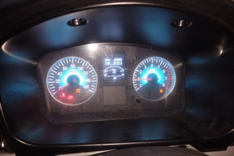 Used Jinbei Hiace X30 2023 1.5L Super-Comfortable Passenger Van 5/6/7-Seater Non-Air-Conditioned Version Model SWC15M
