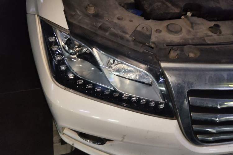 Used Haval H2 2017 Red-Label 1.5T Automatic Two-Wheel Drive Luxury Model Right Front Headlight