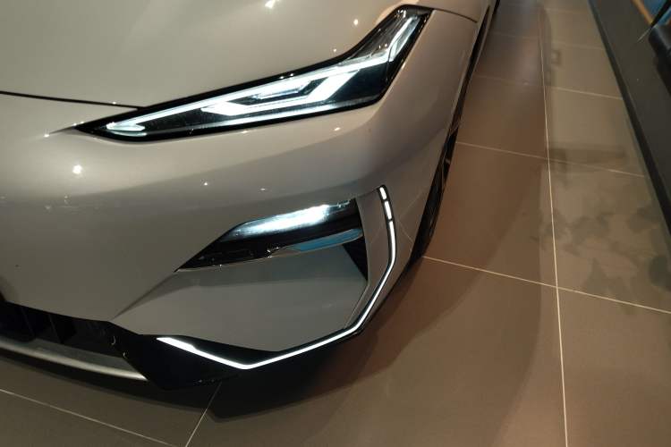 Used Geely Galaxy E8 2025 700 km Long-Range Intelligent Driving Version
