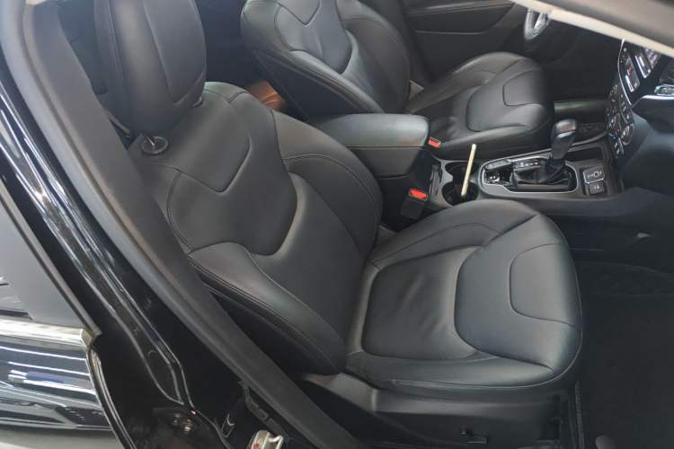 Used Jeep Cherokee 2020 2.0T Two-Wheel Drive Leading Edition