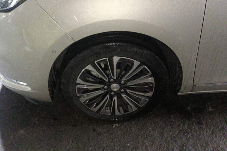 Used Buick GL8 2020 ES Land Cruiser 653T Flagship Model Left Front Wheel Hub