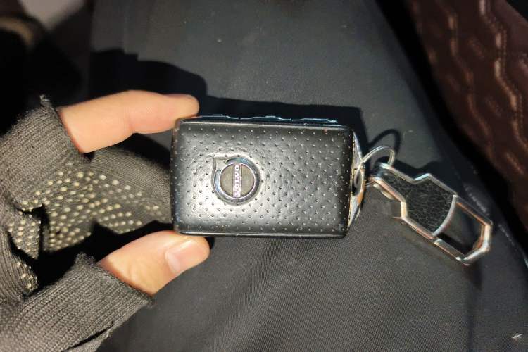 Used Volvo XC60 New Energy 2019 T8 E-Drive Hybrid Intelligent Luxury Sport Edition China VI
