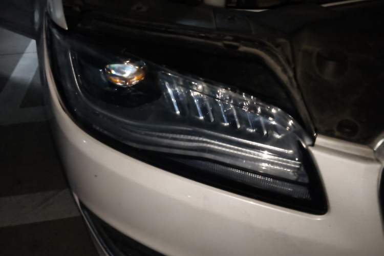 Used Lincoln MKZ 2018 2.0T Premium Edition
