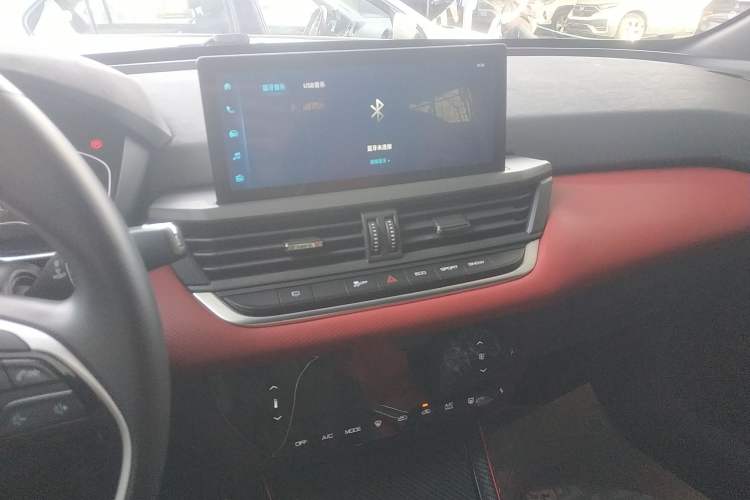 Used Dongfeng Aeolus Yixuan 2021 230T Automatic Zuiying Knight Edition Audio And AC Panel