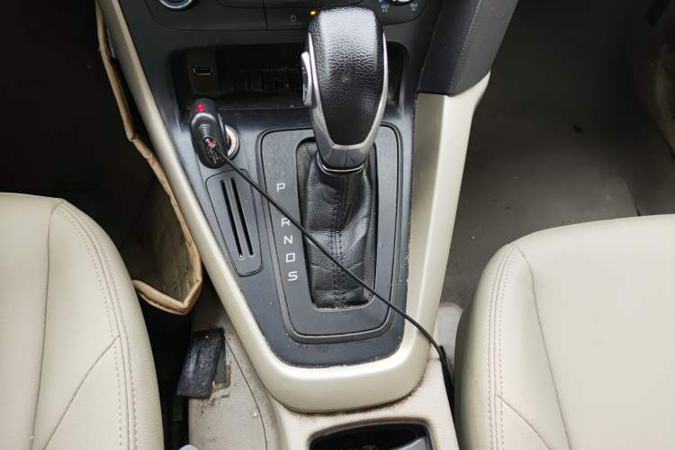 Used Ford Focus 2015 Sedan 1.6L Automatic Comfort Model Gear Lever