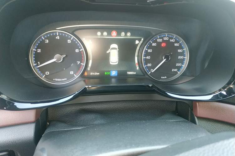 Used GAC Trumpchi GS8 2017 320T Two-Wheel Drive Luxury Smart Connectivity Version (7 Seats) Instrument Cluster