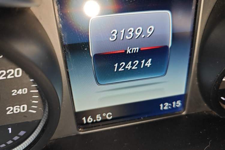 Used Mercedes-Benz GLC Coupe 2018 GLC 200 4MATIC Coupe SUV Odometer Close Up