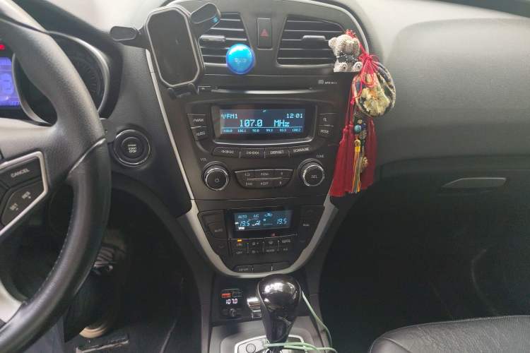 Used GAC Trumpchi GS5 2013 2.0L Automatic Two-Wheel Drive Light Interior Special Edition