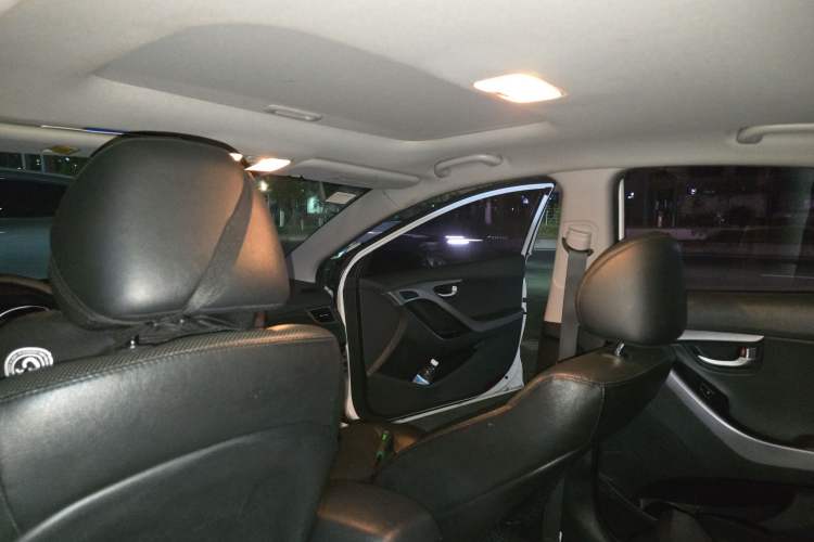 Used Hyundai Elantra (5th Generation / Langdong) 2015 1.6L Automatic Luxury Model
