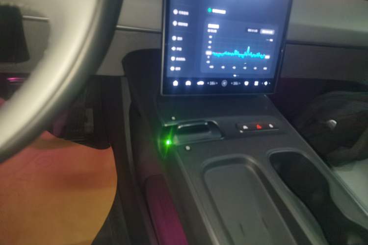 Used Nio ET5T 2023 75 kWh Touring Gear Lever