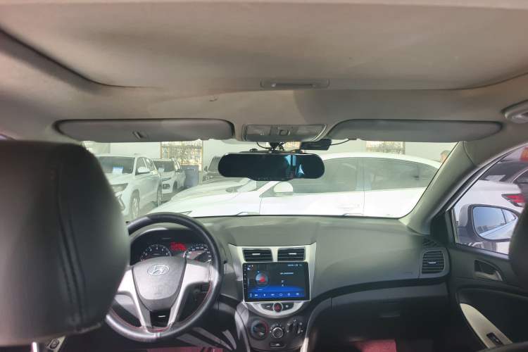 Used Hyundai Verna Ray 2014 1.4L Automatic GLX