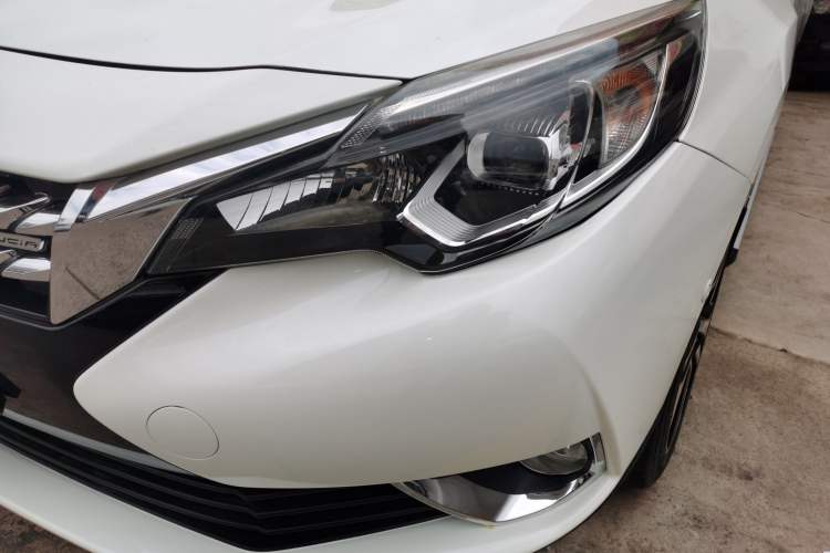 Used Venucia T90 2017 2.0L CVT Leading Edition Left Front Headlight