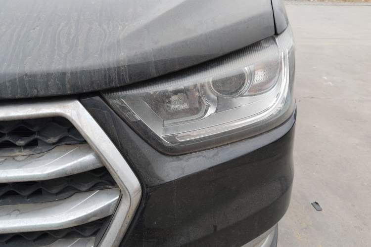 Used JAC Refine M4 2016 2.0L Manual Luxury Version