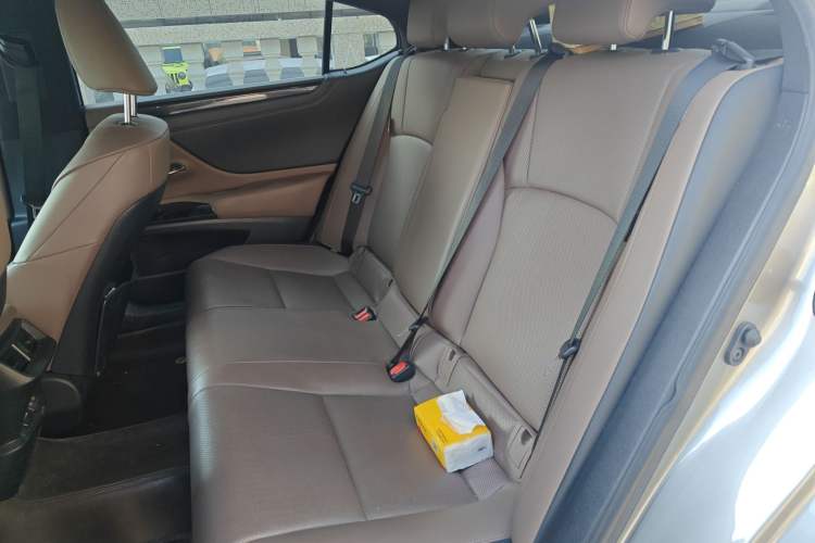 Used Lexus ES 2023 200 Excellence Edition