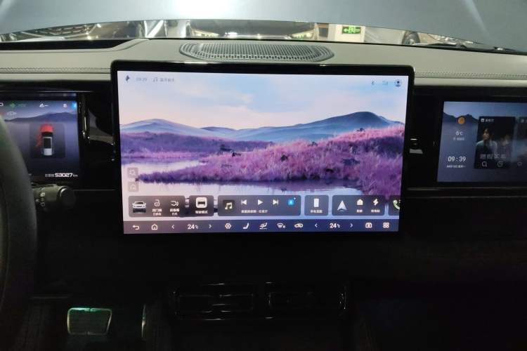 Used Formula Leopard 5 2023 Cloud Ride Flagship Edition Audio And AC Panel