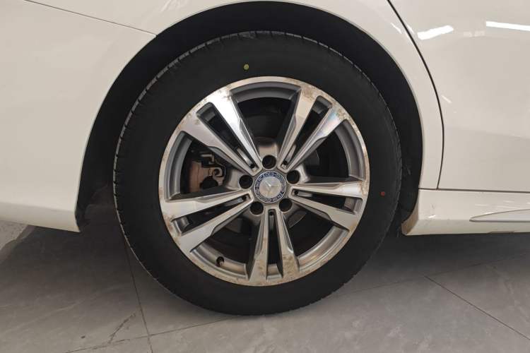 Used Mercedes-Benz C-Class 2017 C 200 L Sport Edition Right Rear Wheel Hub