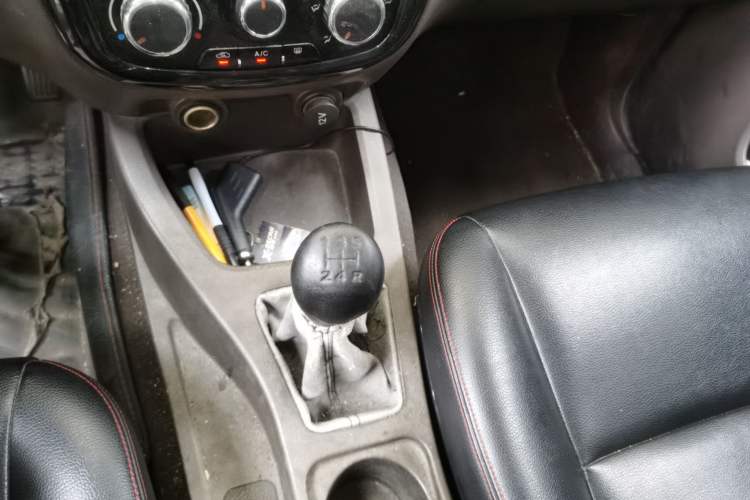 Used Wuling Rongguang V 2016 1.5L Standard Version
