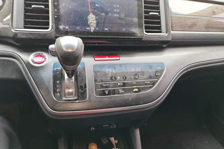 Used Honda Elysion 2016 2.4L Luxury Edition Audio And AC Panel